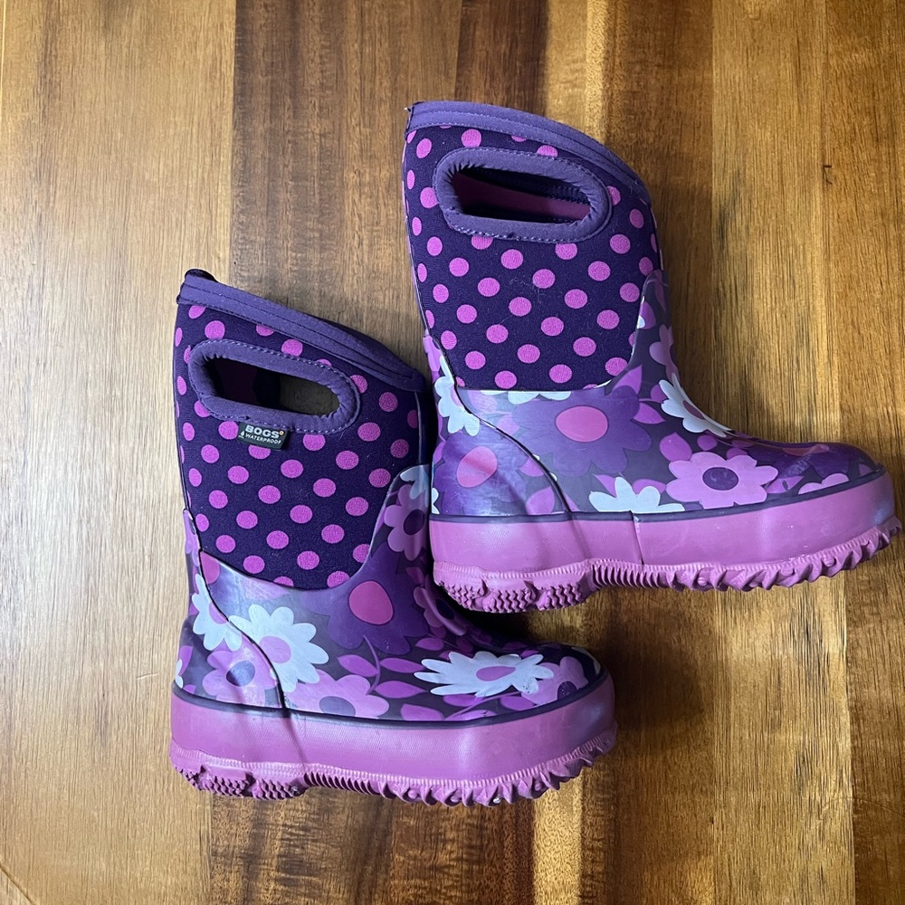 Bogs boots kids/infants/girls size 8. Good used condition